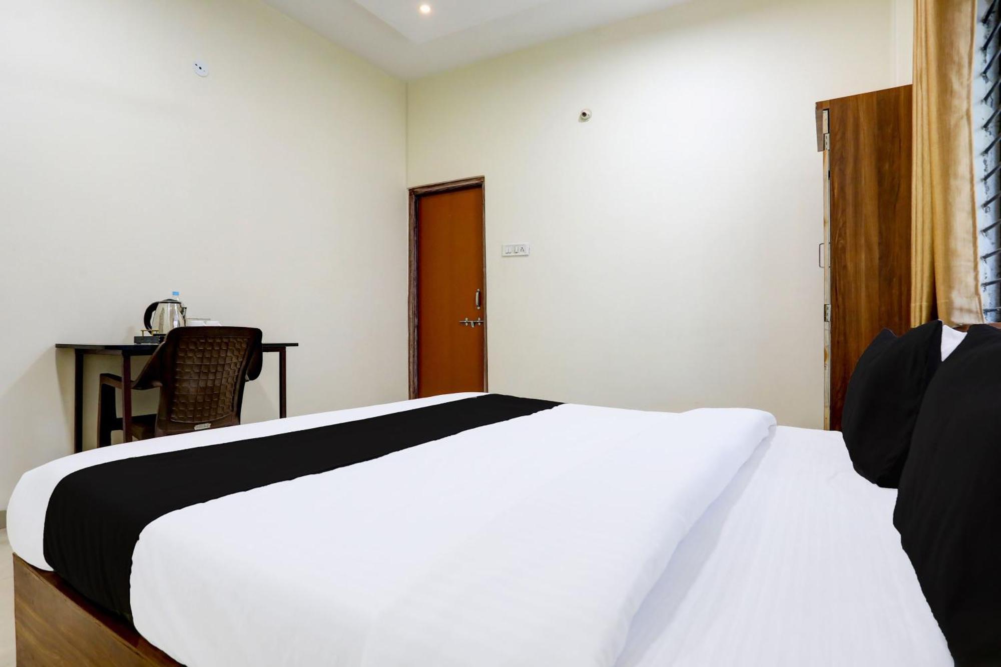 Hotel O Sb 47 印多尔 外观 照片