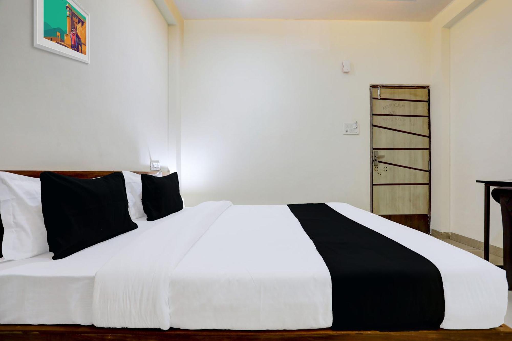 Hotel O Sb 47 印多尔 外观 照片