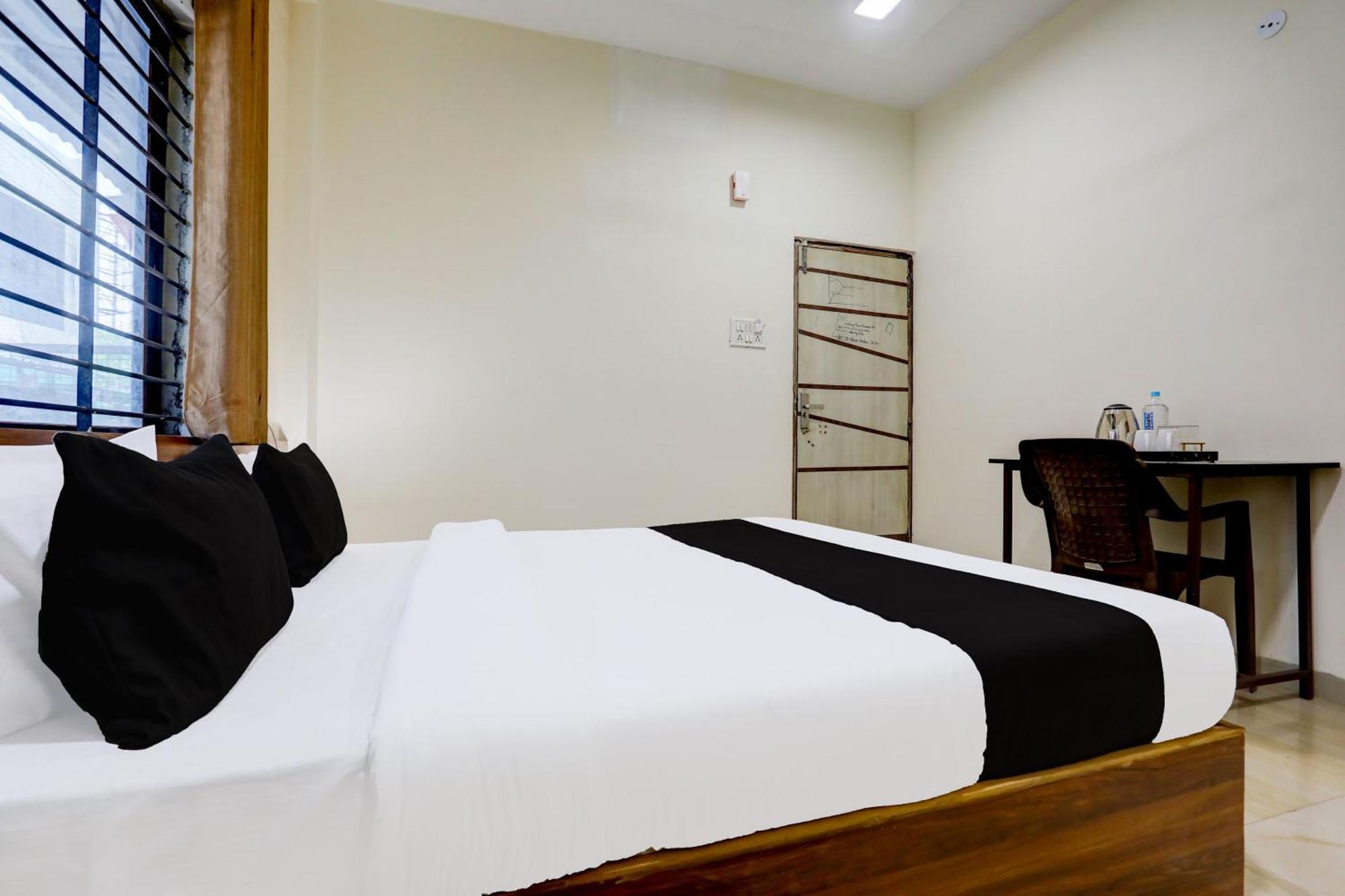 Hotel O Sb 47 印多尔 外观 照片