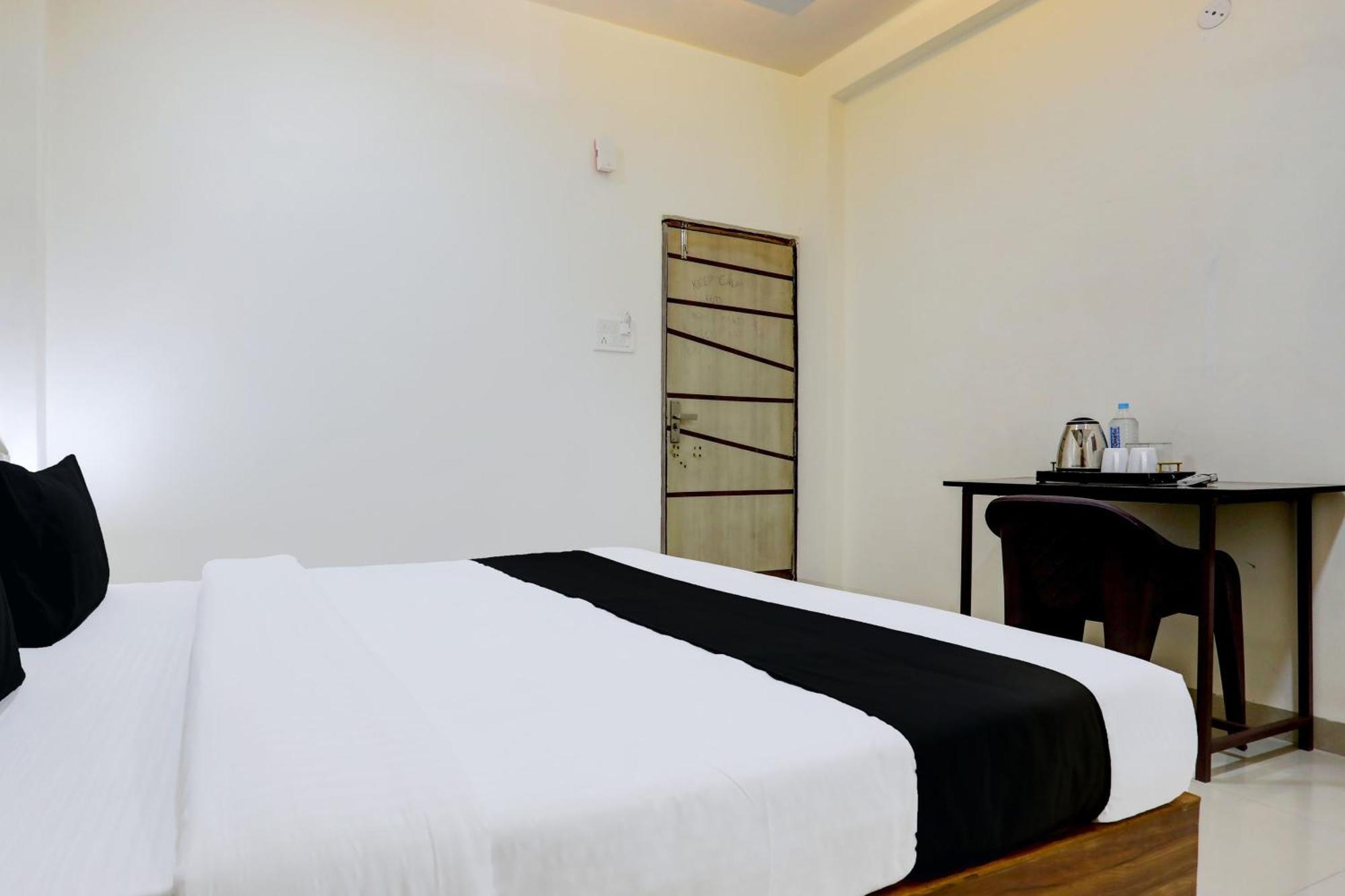 Hotel O Sb 47 印多尔 外观 照片