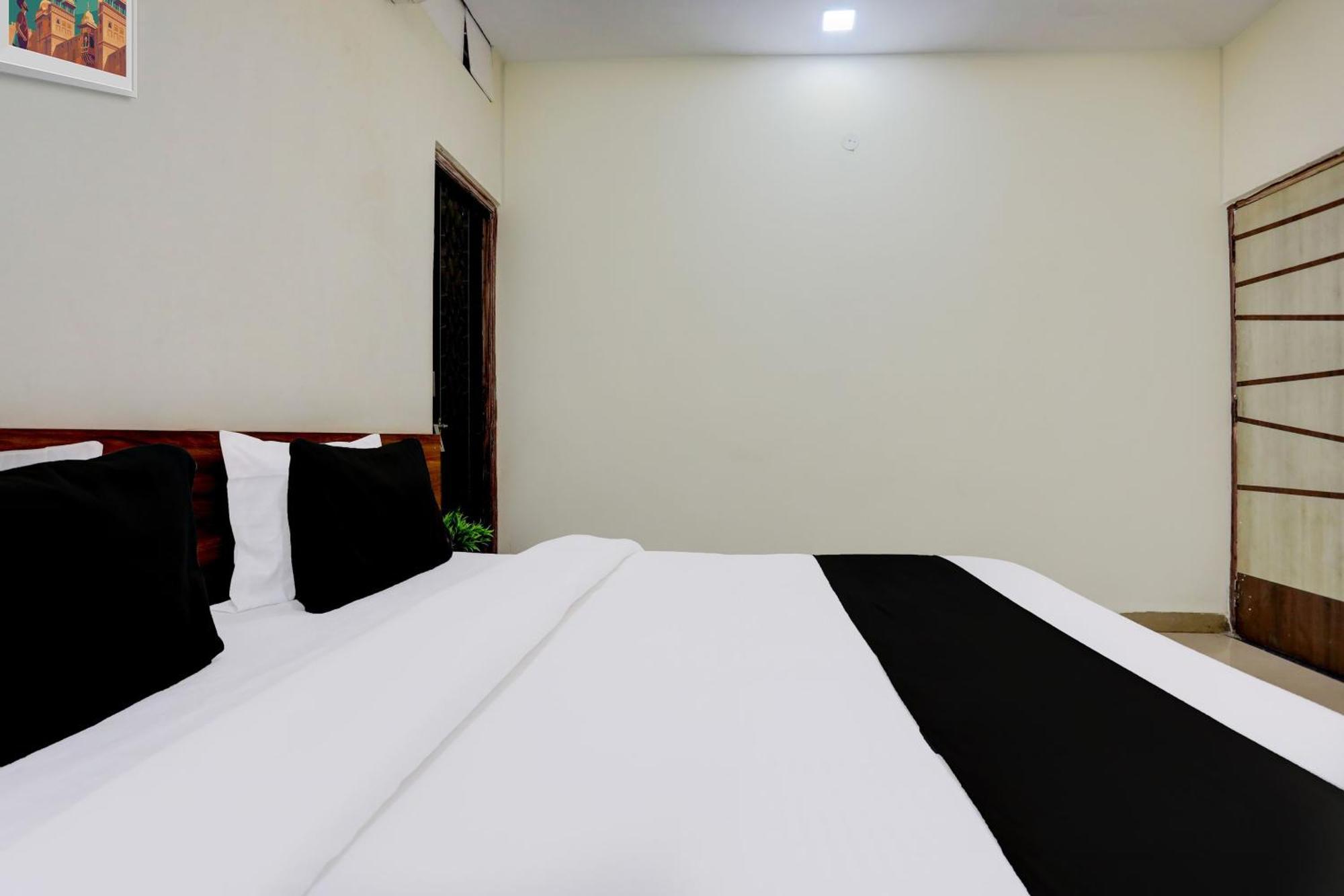 Hotel O Sb 47 印多尔 外观 照片